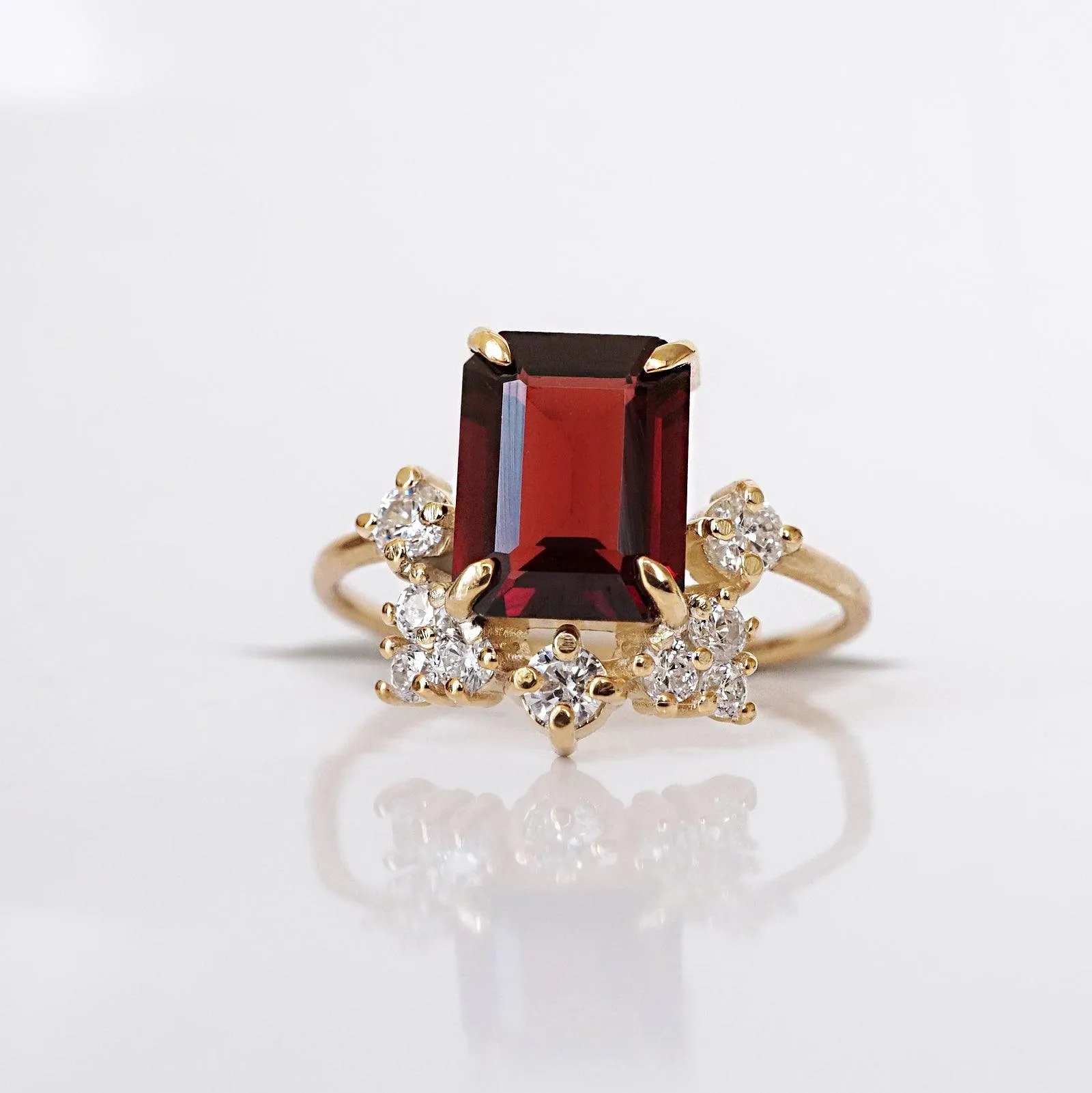 10K Bordeaux Garnet Ring