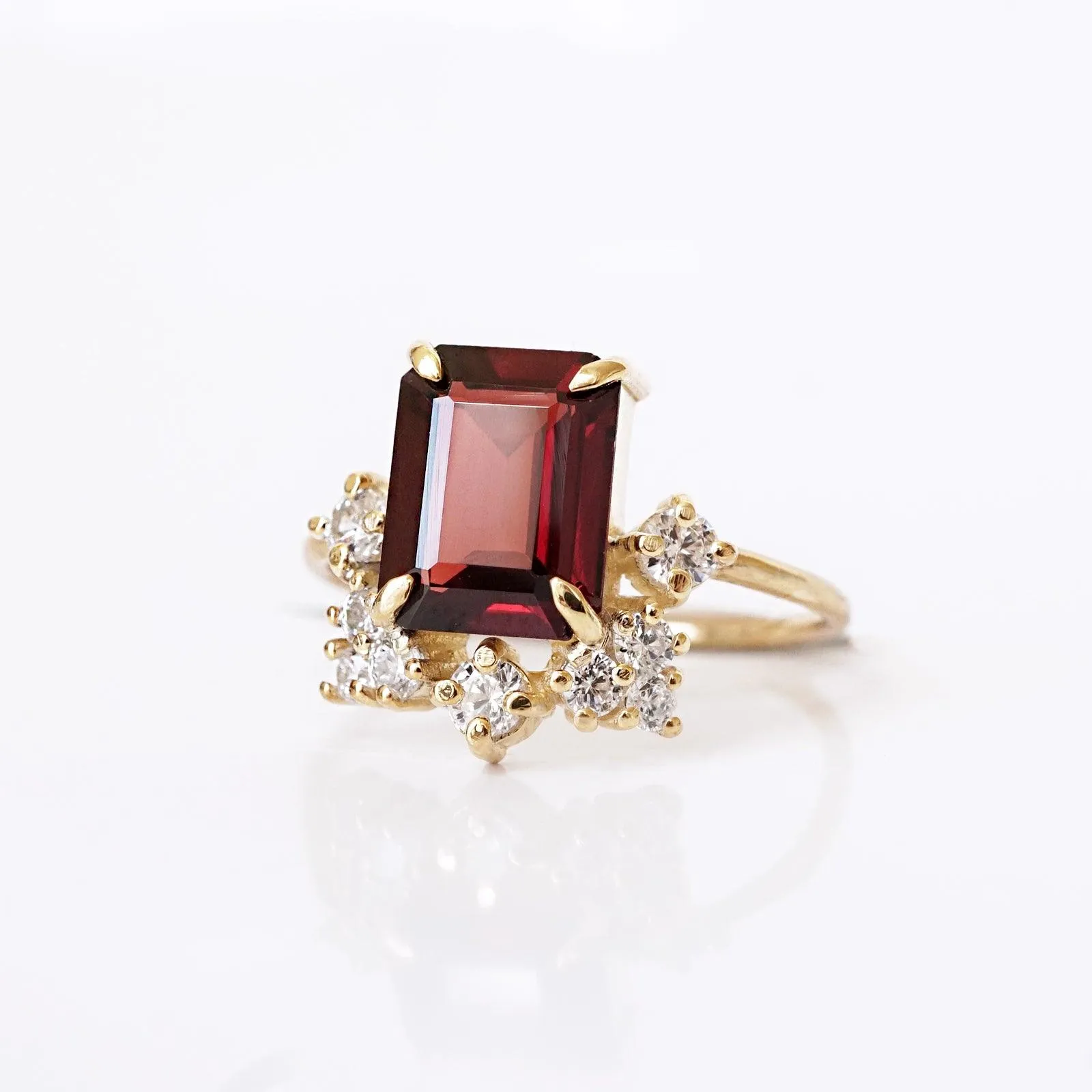 10K Bordeaux Garnet Ring