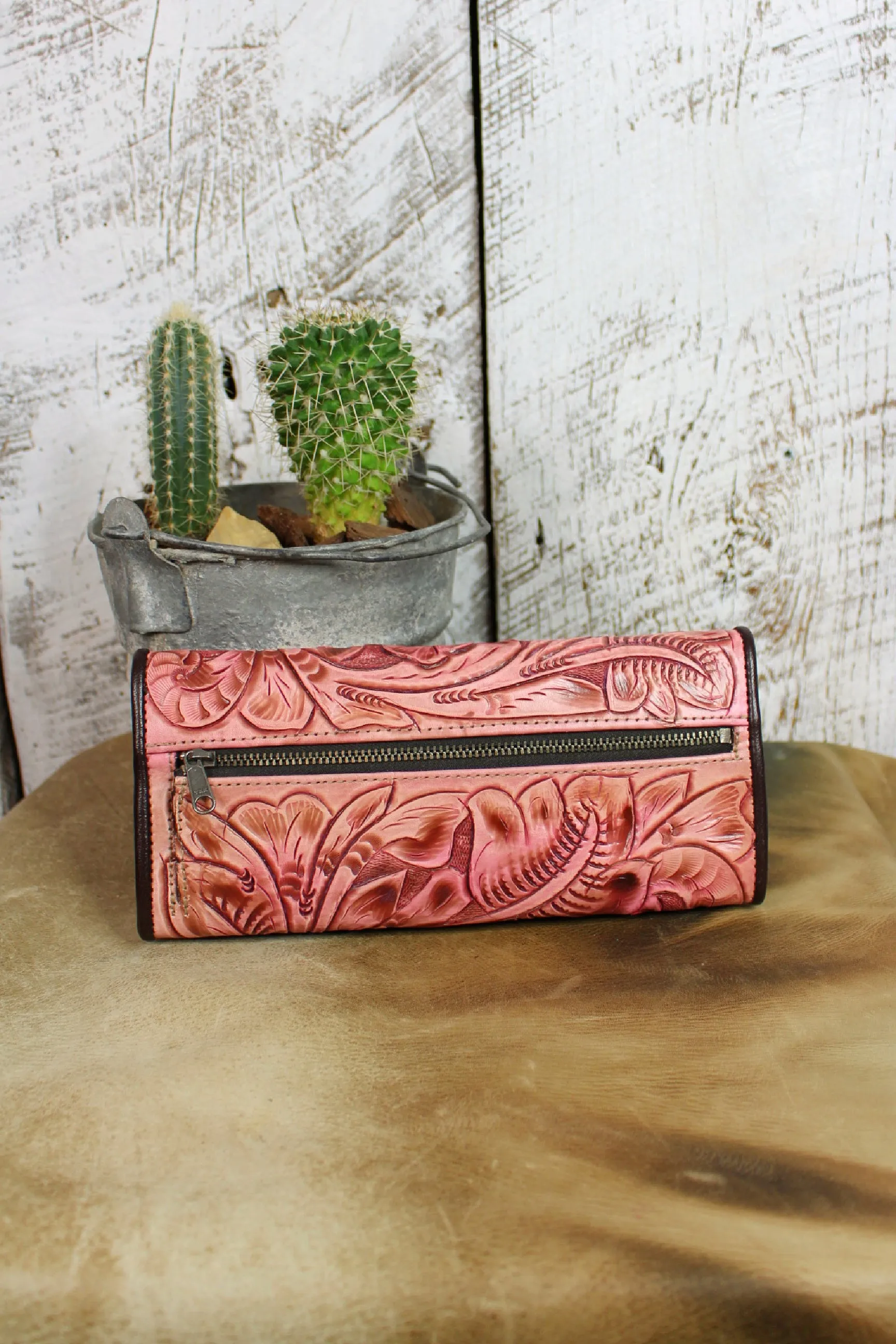 Antonio Tooled Leather Wallet in Pink