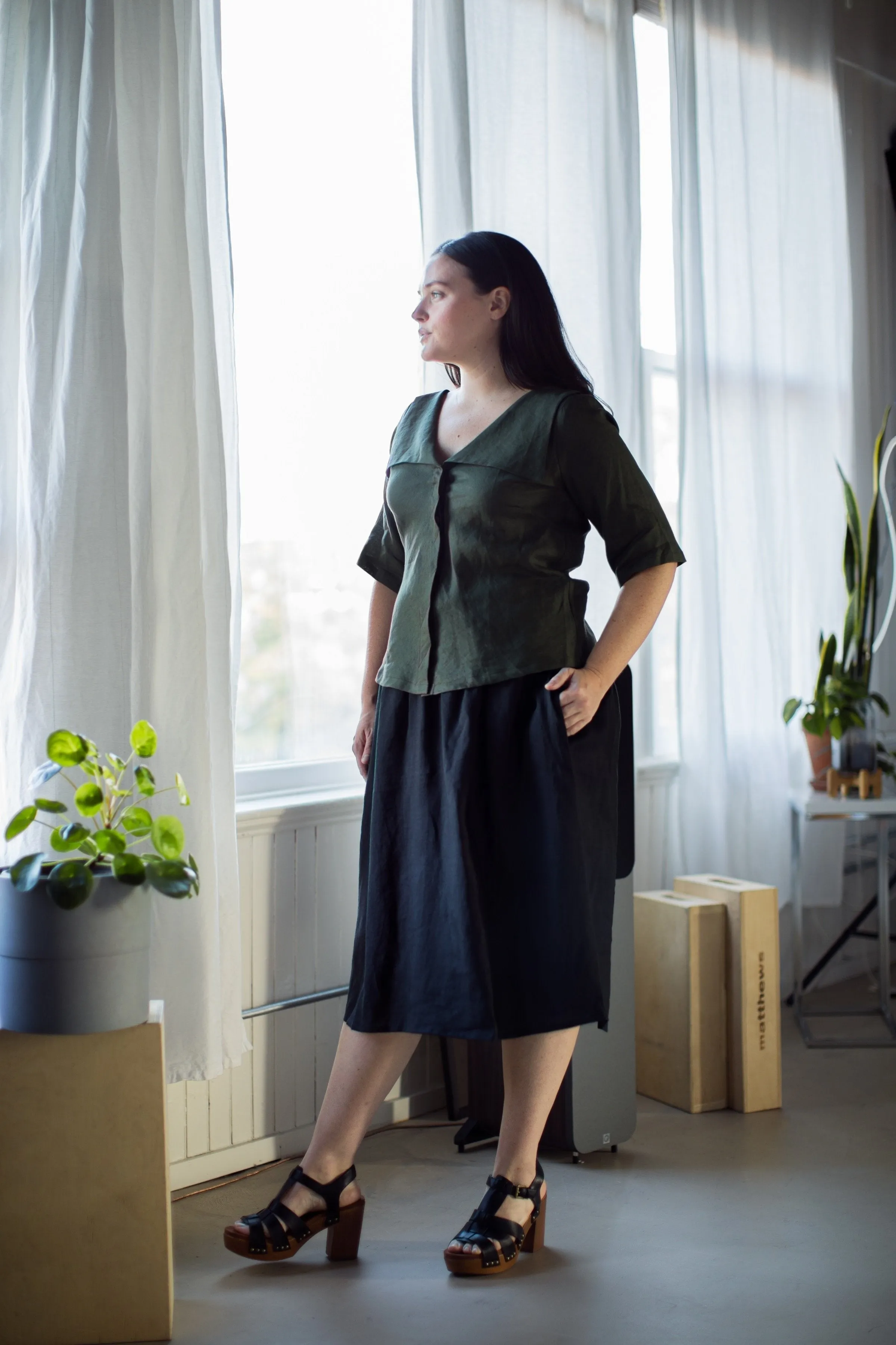 Beth Skirt / Black Linen