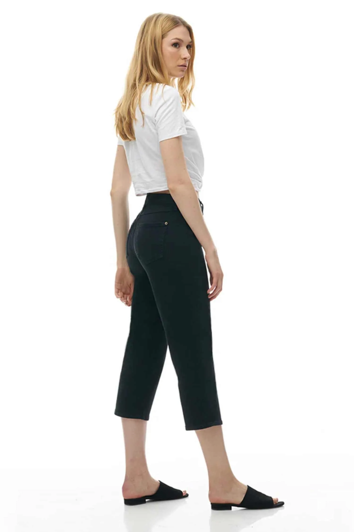 Black - CHLOE Classic Rise Straight Leg Capri Jeans