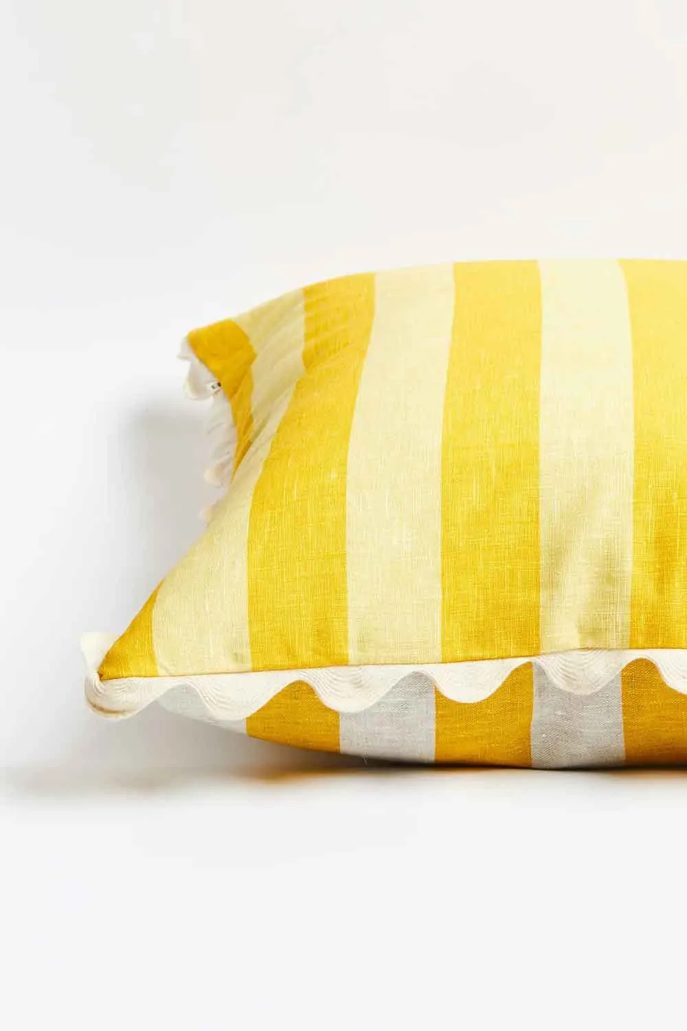 BONNIE AND NEIL F/CUSHION STRIPE YELLOW 60CM