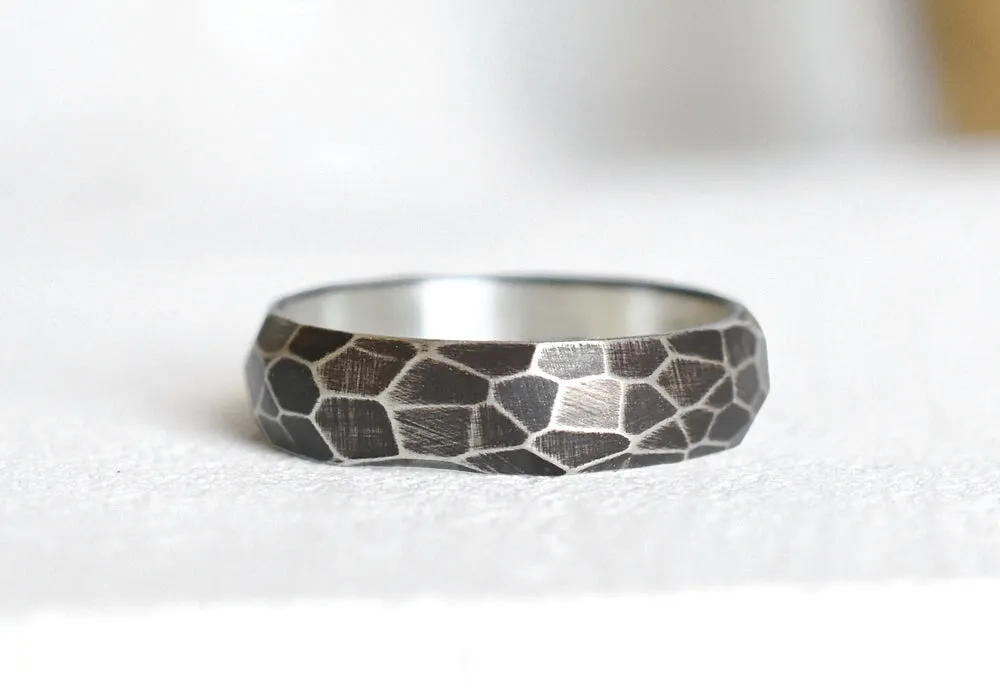 Oxidized Rock Facet Half Round Band