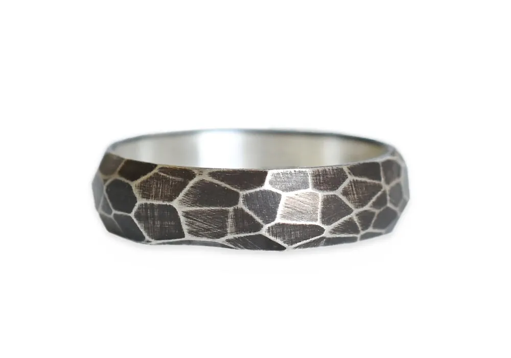 Oxidized Rock Facet Half Round Band