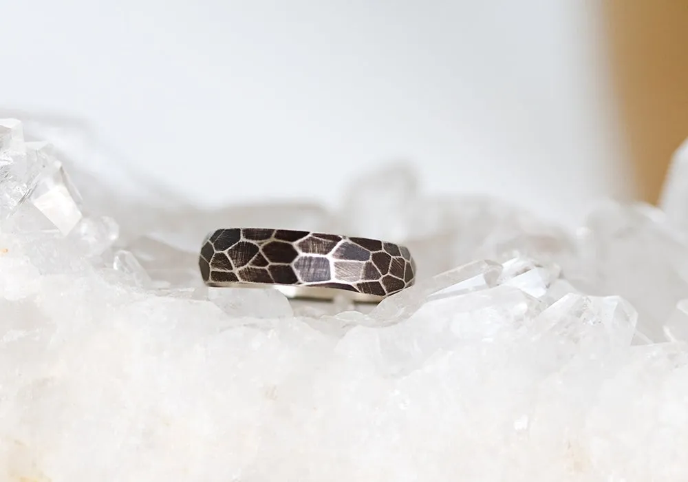 Oxidized Rock Facet Half Round Band