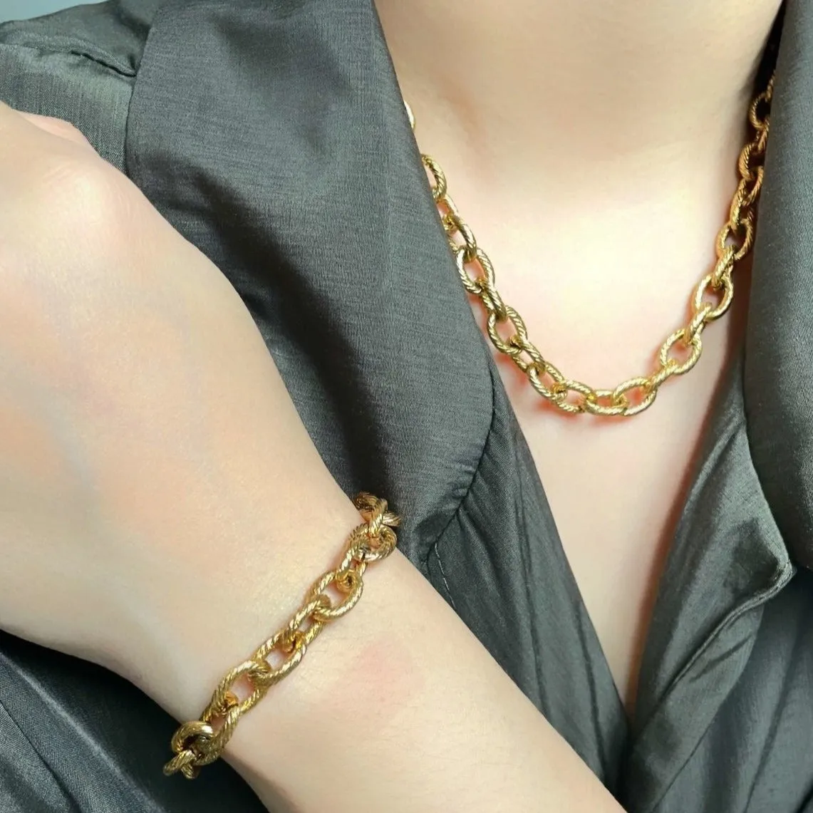 Rolo Textured Chain Necklace